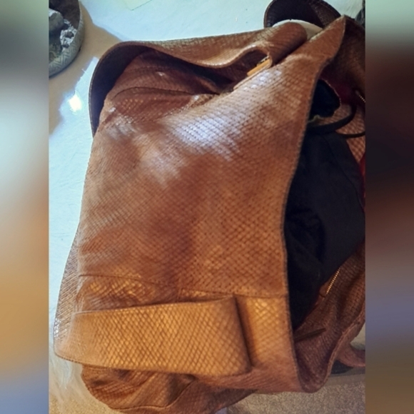 Jenrigo Italy Vintage Distressed Snakeskin Embossed Leather Shoulder Bag - Picture 3 of 15